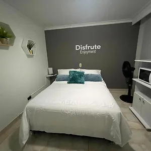  Habitación en casa particular Habitacion Privada Y Comoda -laureles 5